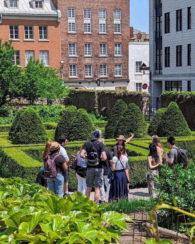 Montreal: Top Rated Small Group Old Montreal Walking Tour - The recommendations make the tour more useful