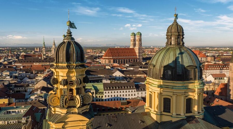 Munich: Old Town Guided Walking Tour - Frauenkirche and Munich’s religious character