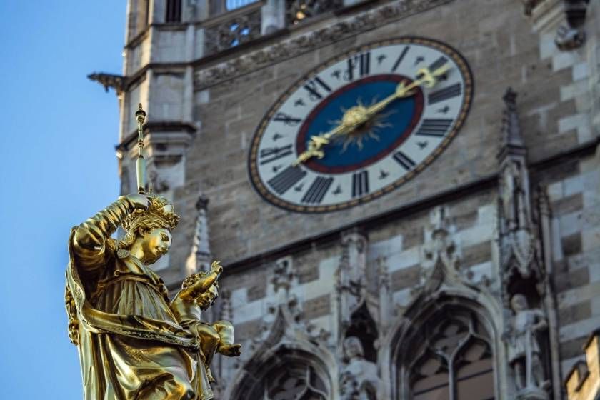 Munich: Old Town Guided Walking Tour - From Maximilianstrasse to the Residenz