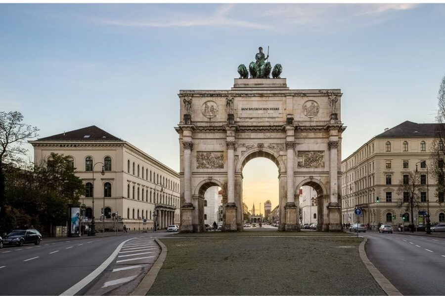 Munich : Private Walking Tour with A Guide (Private tour) - The English Garden and a change of pace