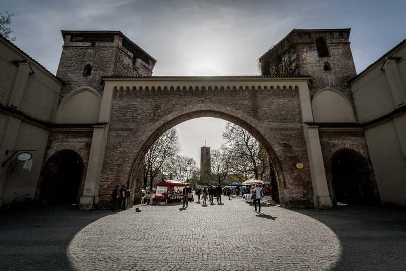 Munich: Raven Black Witches and Executioners Walking Tour - Starting between the Frauenkirche towers