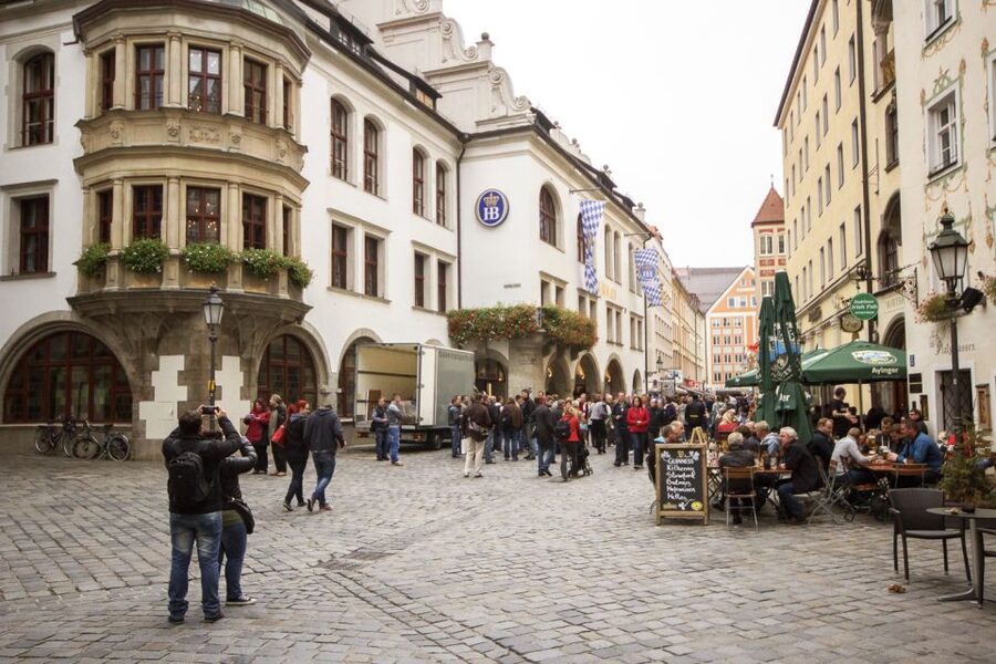 Munich: Third Reich & WWII Walking Tour - Feldherrnhalle and the failed 1923 putsch