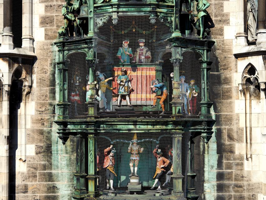 Munich: Walking Tour Old Town and Viktualienmarkt - Viktualienmarkt: the tastiest stop
