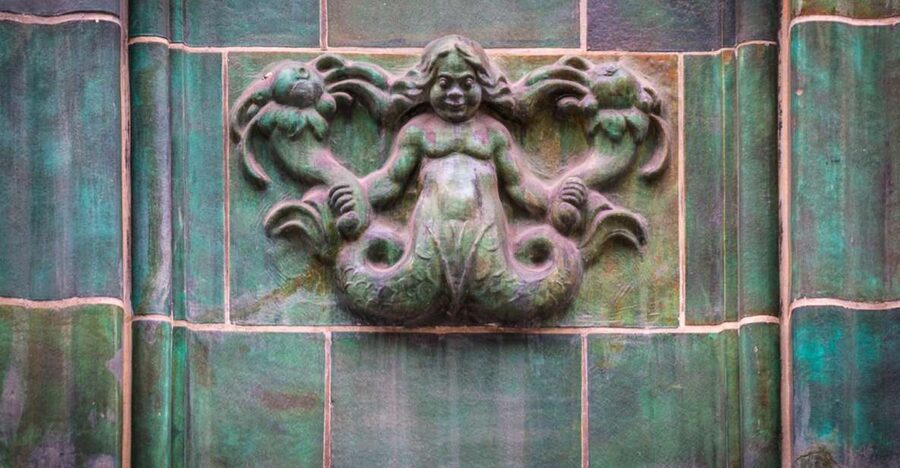 Mystical Hamburg - Walking Tour in German - Following the oldest traces in the city center