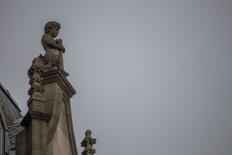 Mystical Hamburg - Walking Tour in German - Ice giants, river spirits, and mermaids