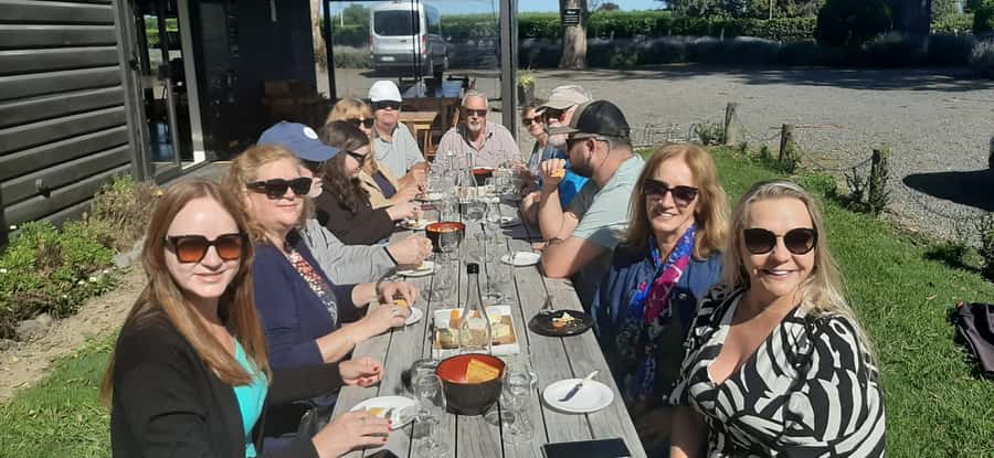 Napier: Art-Deco + Te Mata Peak+ Garden Walk + Wine Tasting - A smart shore excursion for a short Napier visit