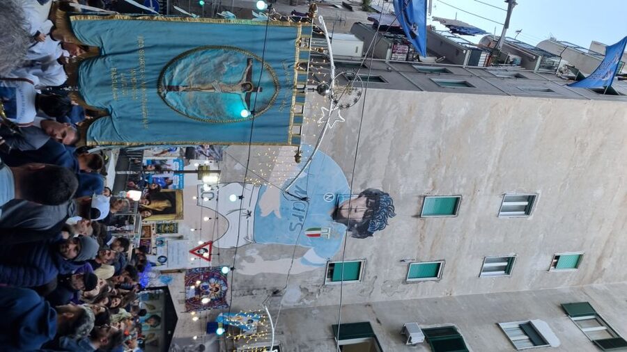 Naples Essentials: Monuments, Local Life & Street Art - Via Toledo and the art of the Toledo Metro station