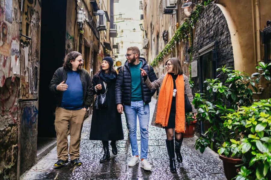 Naples: Old Town Guided Walking Tour - Via dei Tribunali and the old Decumani