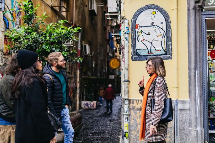Naples: Old Town Guided Walking Tour - What the guides add to the experience