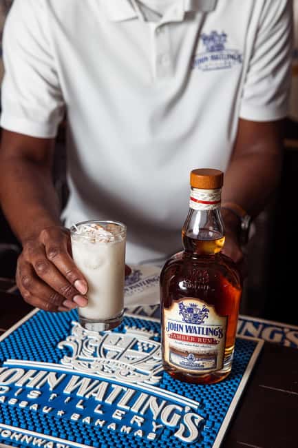 Nassau: Bites and Sites Food and Cultural Walking Tour - Finding the guide from the cruise port