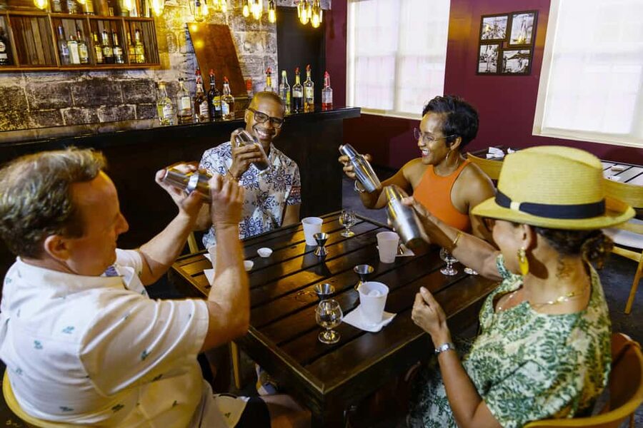 Nassau: Rum Tastings and Culinary Walking Tour - Parliament Square and the end of the walk