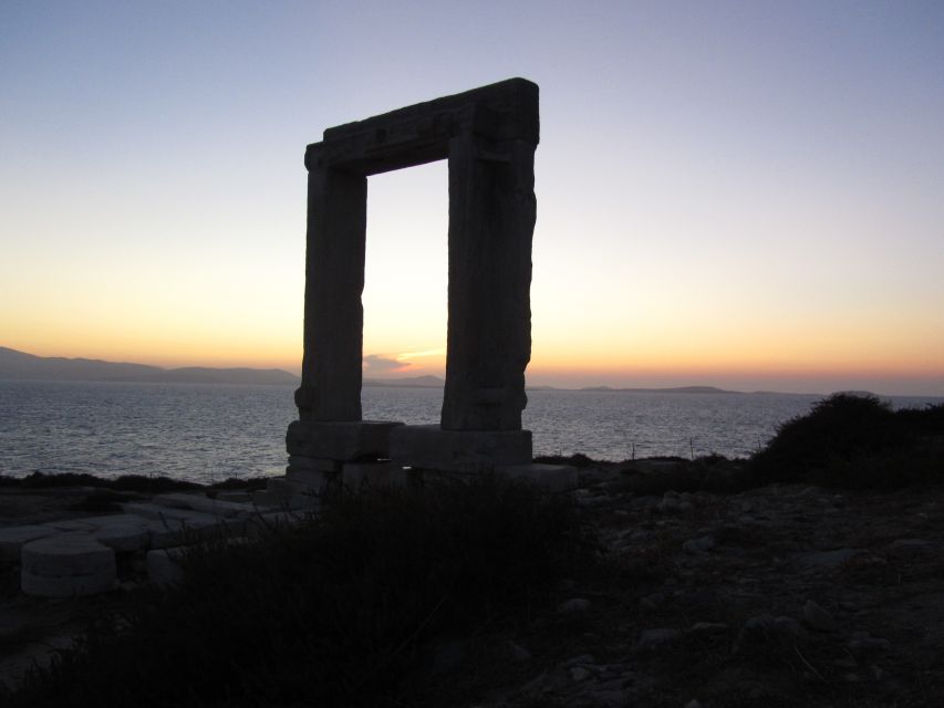 Naxos Castle Walking Tour and Sunset at the Portara - Walking through Naxos Old Town in 30 minutes