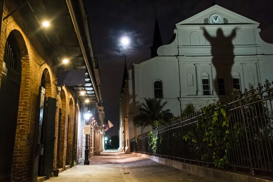 New Orleans: 2-Hour Ghosts & Vampires Walking Tour - Meeting at the Voodoo Lounge on Rampart Street