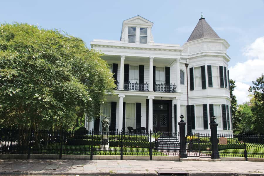 New Orleans: 2-Hour Homes of the Rich & Famous Walking Tour - Why the Garden District is worth two hours