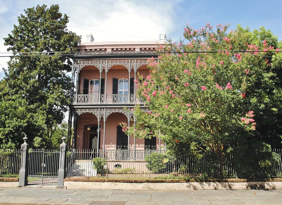 New Orleans: 2-Hour Homes of the Rich & Famous Walking Tour - Celebrity homes and local privacy
