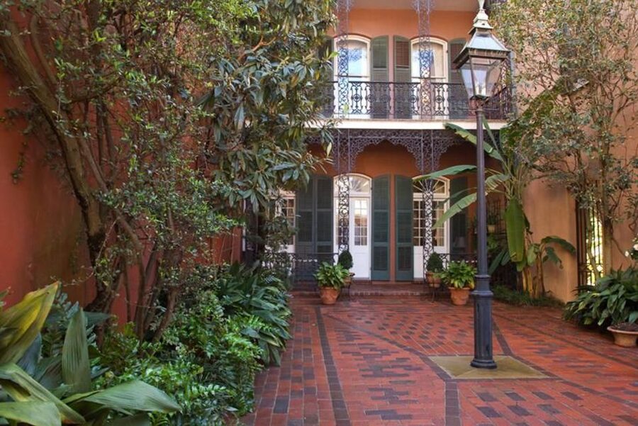 New Orleans: Five-in-One City Walking Tour - Coty’s guiding style and group atmosphere