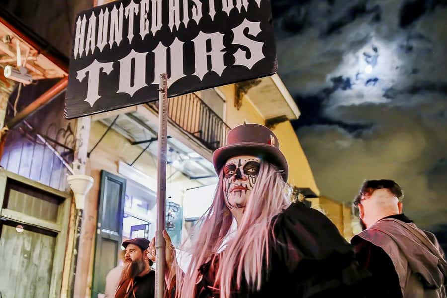 New Orleans: French Quarter Ghost and Legends Walking Tour - What the two hours feel like