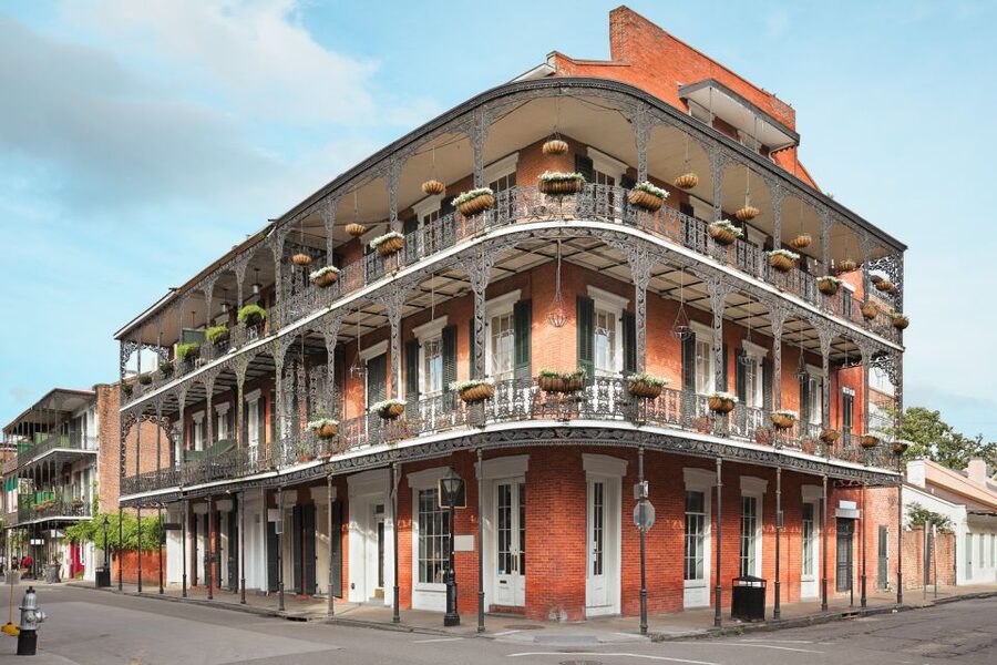 New Orleans: French Quarter Photo Shoot and Walking Tour - Meeting beside St. Louis Cathedral