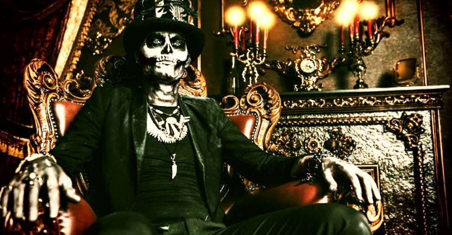New Orleans Haunted Ghost, Voodoo & Vampire Walking Tour - Starting among oddities in Exchange Alley