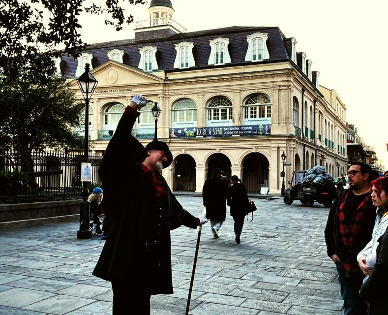 New Orleans Haunted Ghost, Voodoo & Vampire Walking Tour - The break, the bar, and the last stories