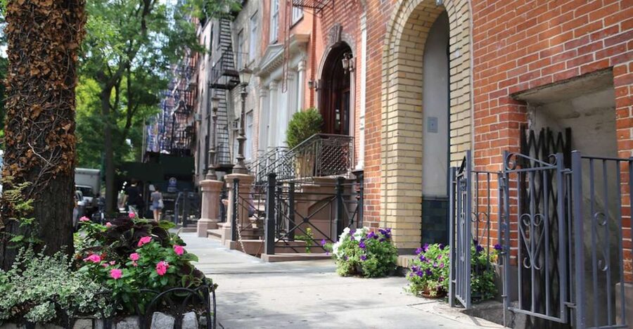 New York City: Private Walking Tour with a Local - The guide matters more than the route