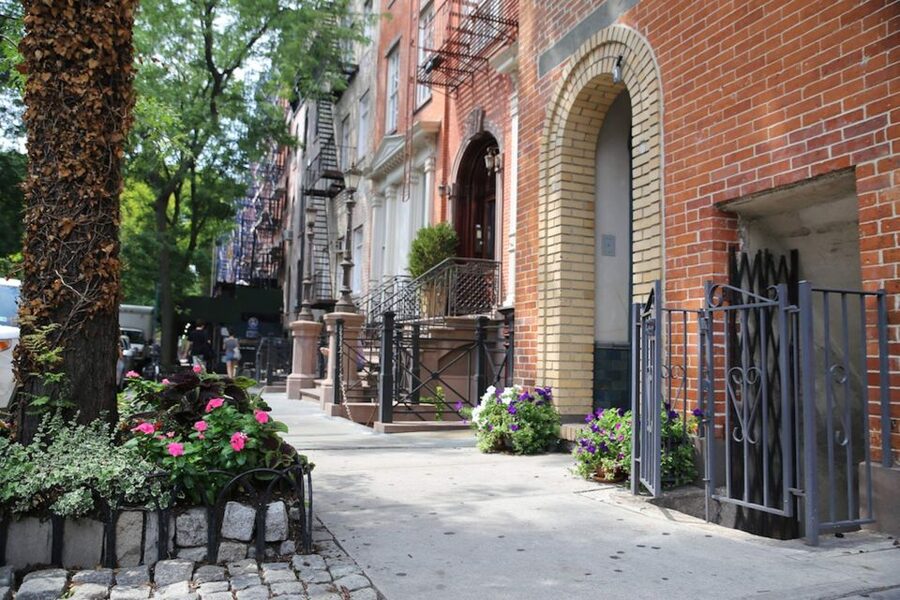 New York City: Private Walking Tour with a Local - Meeting near Neuhaus Chocolates and shaping the route