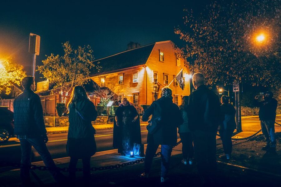 Newport: Historic District Ghosts Guided Walking Tour - What the 90-minute route feels like