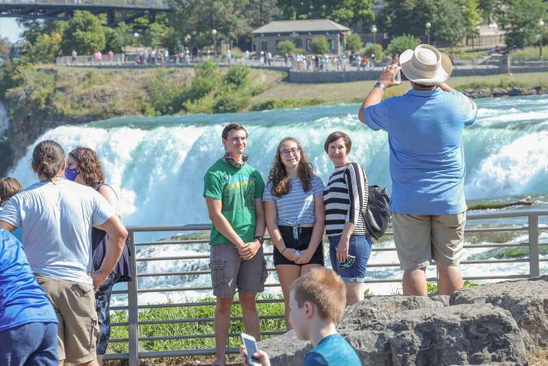 Niagara USA: Daredevil Walking Tour & Maid of Mist Boat Ride - Goat Island and Luna Island viewpoints