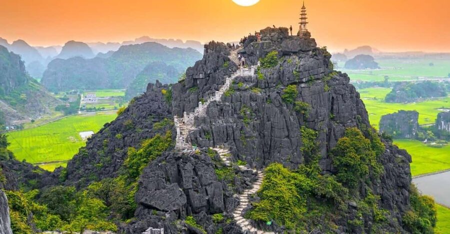Ninh Binh Sunset Tour And Visit Hoa Lu Walking Town At Night - Why this evening tour works so well