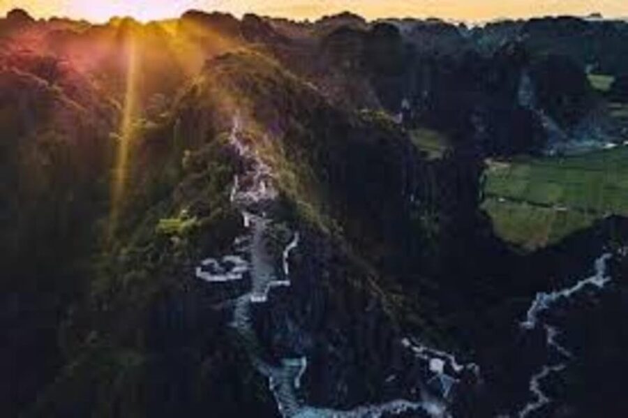 Ninh Binh Sunset Tour And Visit Hoa Lu Walking Town At Night - Hoa Lu Ancient Town after dark