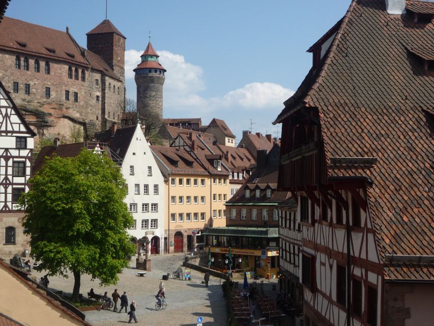 Nuremberg 2-Hour Old Town Highlights Walking Tour in English - Starting at Hauptbahnhof and entering the Old Town