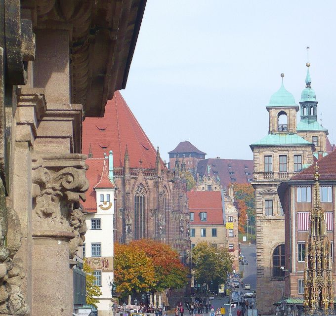 Nuremberg 2-Hour Old Town Highlights Walking Tour in English - Handwerkerhof and Nuremberg’s medieval walls