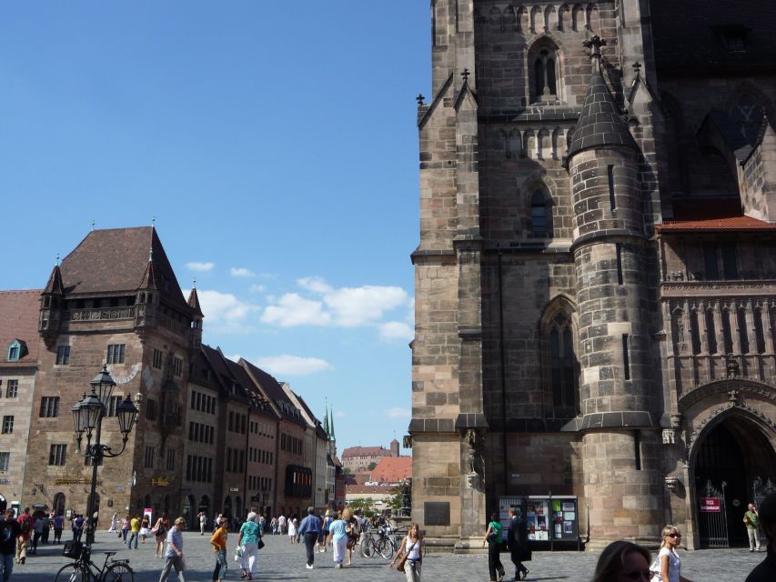 Nuremberg 2-Hour Old Town Highlights Walking Tour in English - Imperial Castle courtyards and Albrecht Dürer-Platz