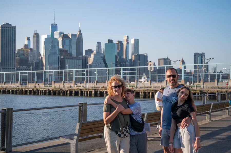 NYC: Brooklyn Bridge and DUMBO Guided Walking Tour - Should you book the Brooklyn Bridge and DUMBO tour?