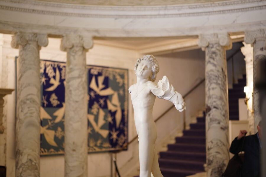 NYC: Fifth Ave Gilded Age Mansions Guided Walking Tour - How the guides shape the experience