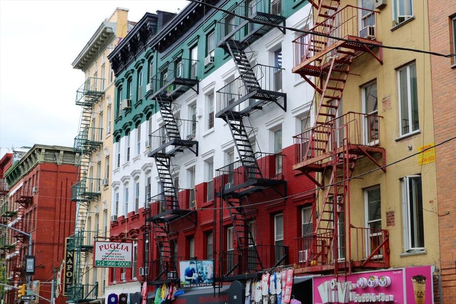 NYC: Walking Tour with Local Guide and 30+ Top NYC Sights - Starting at Wall Street and Ground Zero