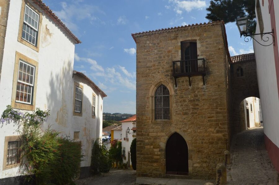Óbidos: Medieval Tales & Secrets Spots Guided Walking Tour - Starting Outside The Walls At Óbidos Tourist Office