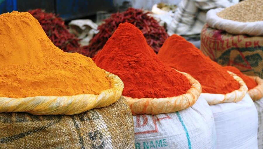 Old Delhi: Spices, Heritage and Bazaars Walking Tour - A neighborhood of goldsmiths and old crafts