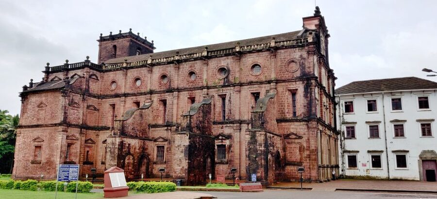 Old Goa: Walking Tour of Heritage Churches - Starting at Viceroys Arch in Velha Goa