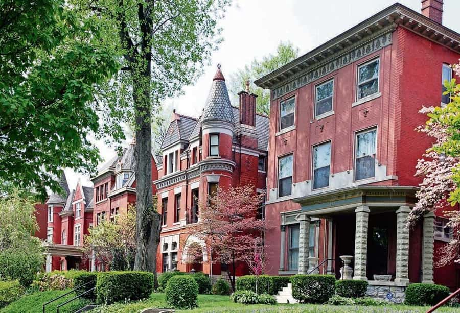 Old Louisville: History and Architecture Walking Tour - Meeting at South Fourth Street