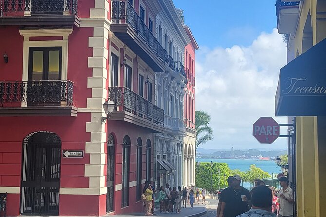 Old San Juan Walking Tour - The cathedral and the religious side of the city