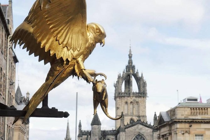 Old Town Walking Tour History and Tales in Edinburgh - Cobblestones, closes, and the Old Town route