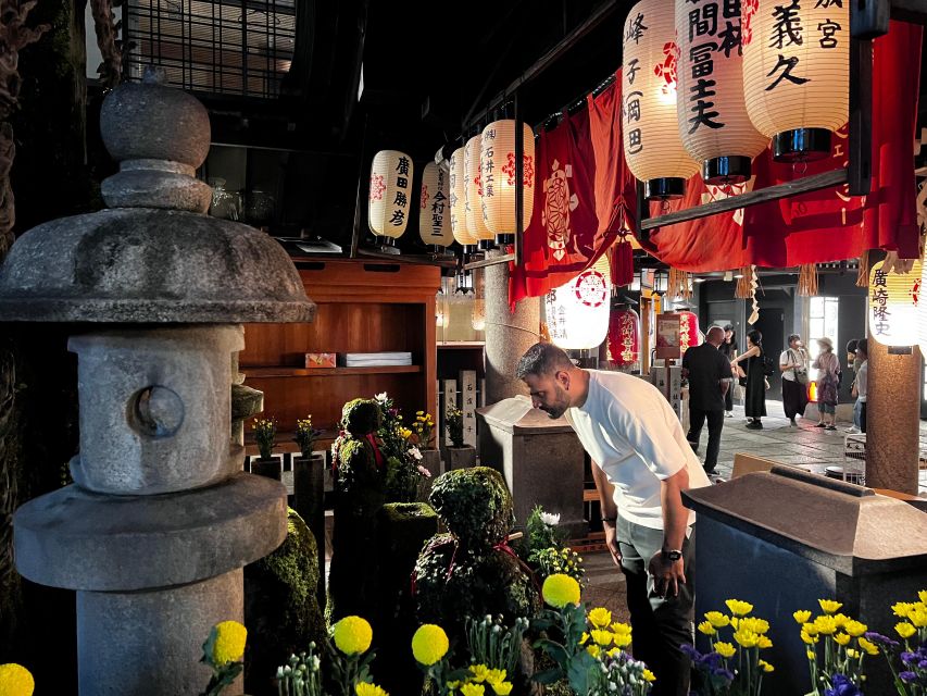 Osaka: Izakaya Bars Guided Walking Tour - Guides make the difference