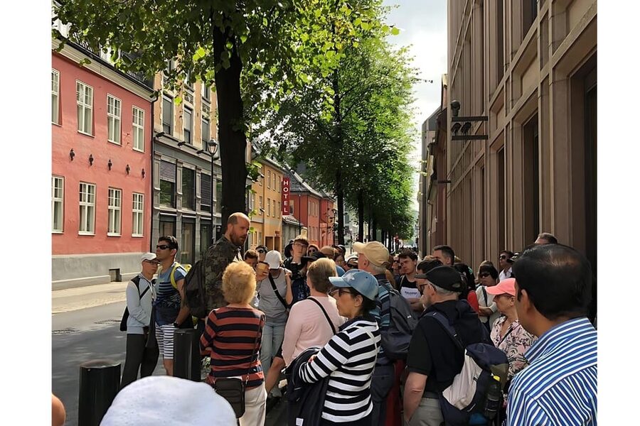 Oslo: Guided Walking Tour of Central Oslo with Local Guide - The guides make or break the experience