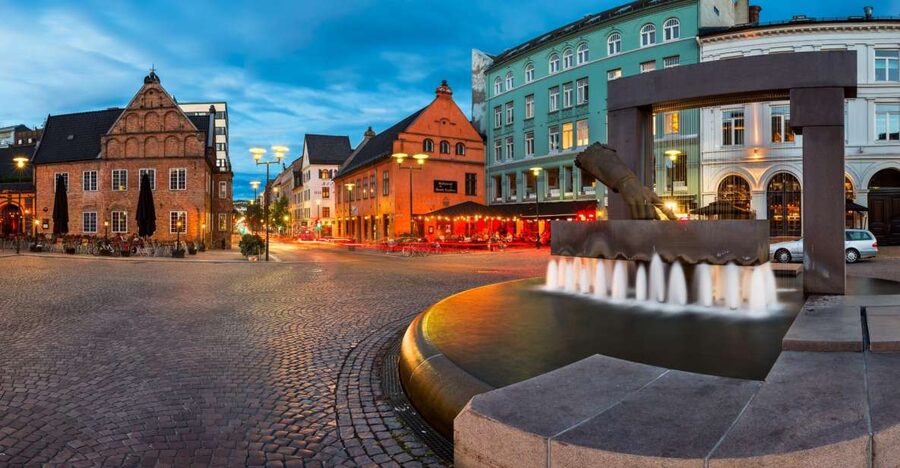 Oslo: Historic Myths & Legends Evening Walking Tour - Five things to know before you book