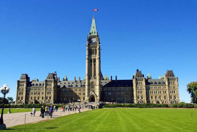 Ottawa: Private Walking Tour with a Local - A two-hour plan versus a six-hour plan