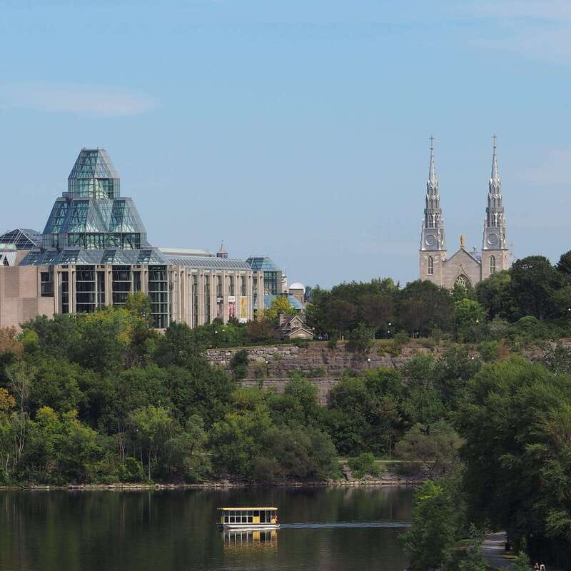 Ottawa: Walking Tour in the Heart of the Capital - Seeing Ottawa through history and architecture
