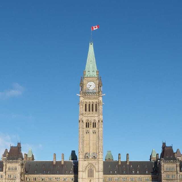 Ottawa: Walking Tour in the Heart of the Capital - Major highlights without the usual crowd