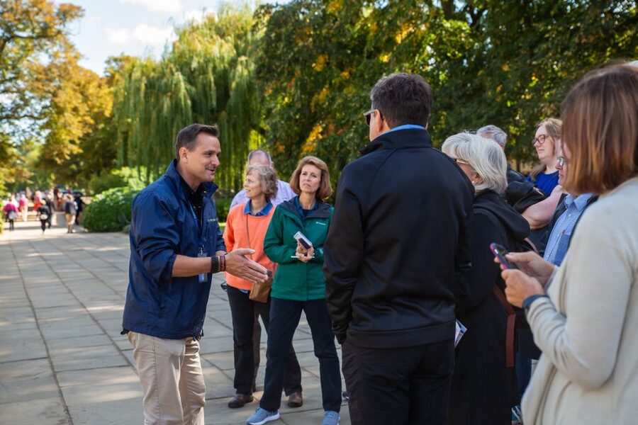 Oxford: University and City Walking Tour with Alumni Guide - Why an Oxford student guide changes the experience