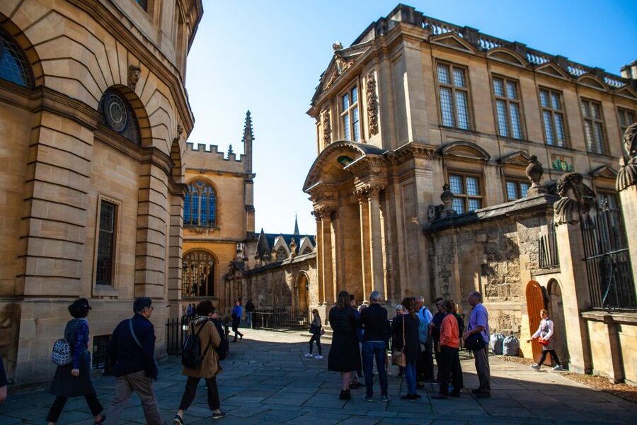 Oxford: University and City Walking Tour with Alumni Guide - Bodleian Library and the university’s great architectural symbols